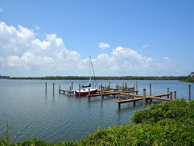 Building Photo - 5151 Jimmy Buffett Mem Hwy