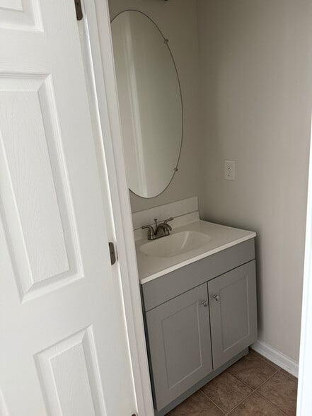 Building Photo - 204 Treeline Ln