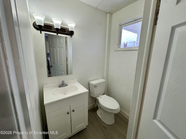 Building Photo - 6 Magnolia Ave