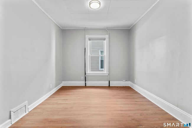 Building Photo - 394 Gregory St