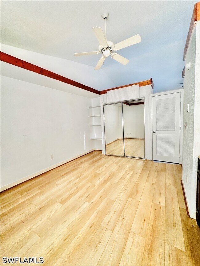 Building Photo - 826 Wiggins Pass Rd