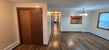 Building Photo - 2319 Main St