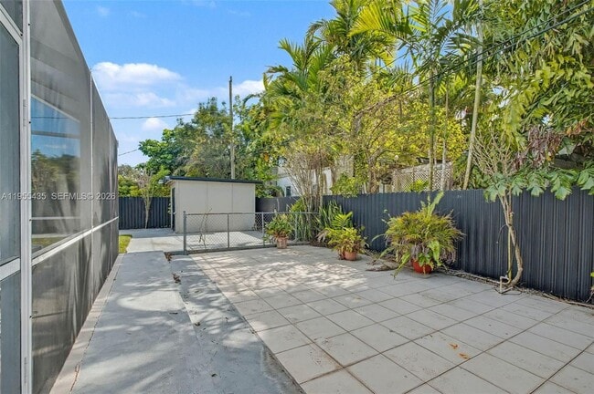 Building Photo - 5936 SW 29th St