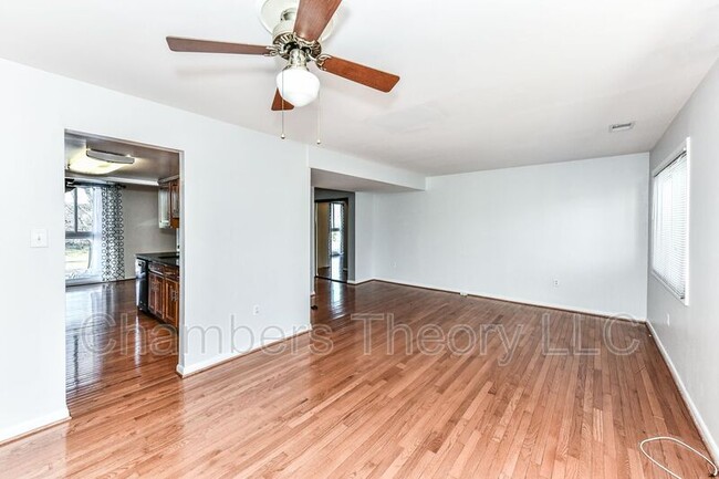 Building Photo - 8088 Edinburgh Dr