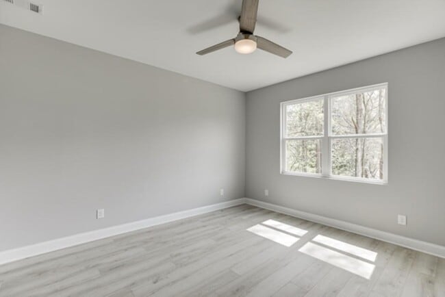 Building Photo - 1641 E Broad St