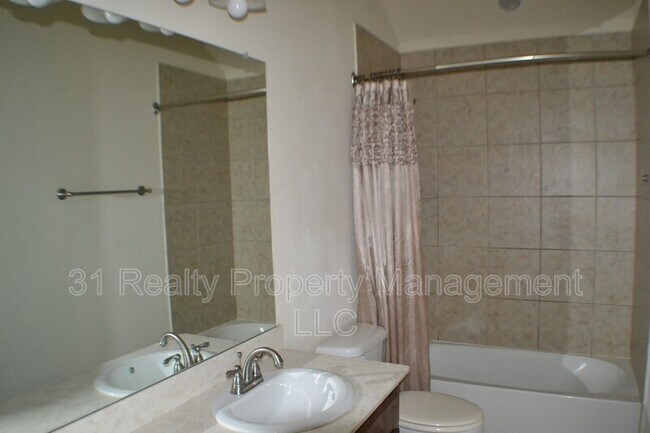 Building Photo - 4036 Eric Dr