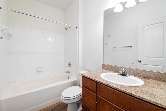 Building Photo - 1BR, 1Ba Condo in Walker Square