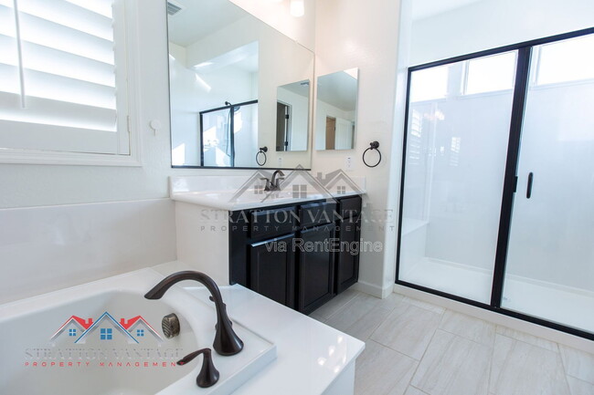 Building Photo - 959 W Zion Pl