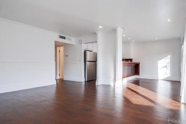 Building Photo - 589 N Johnson Ave