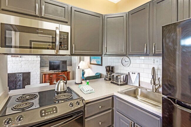 Building Photo - 545 E Congress St