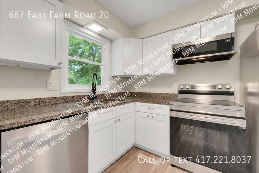 Building Photo - 667 E Farm Rd 20