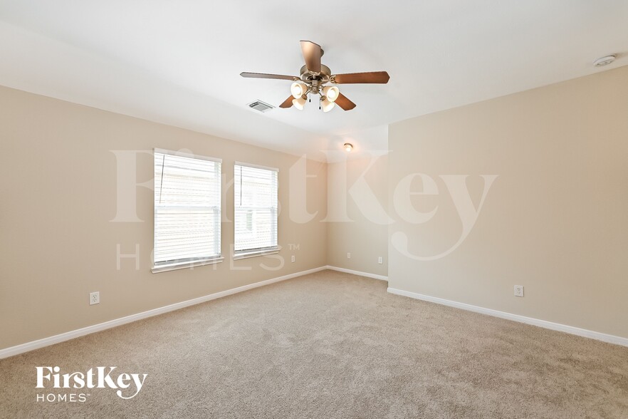 Building Photo - 12923 Palm Leaf Ct