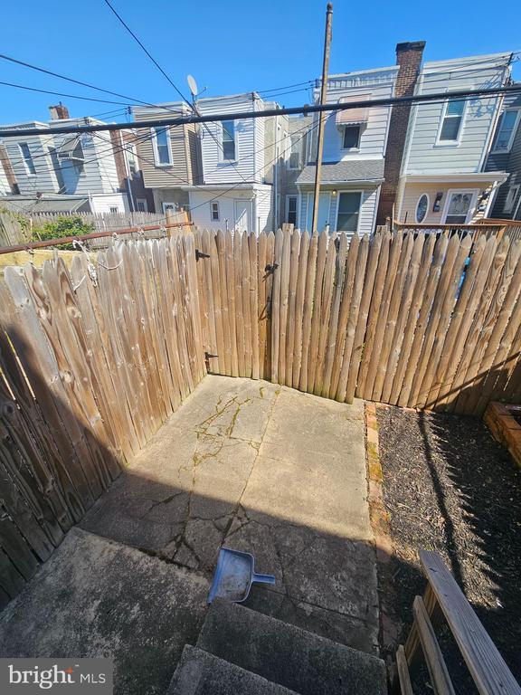 Building Photo - 150 E Pleasant St