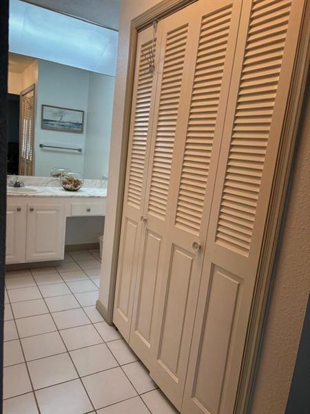 Building Photo - 6417 Bay Club Dr