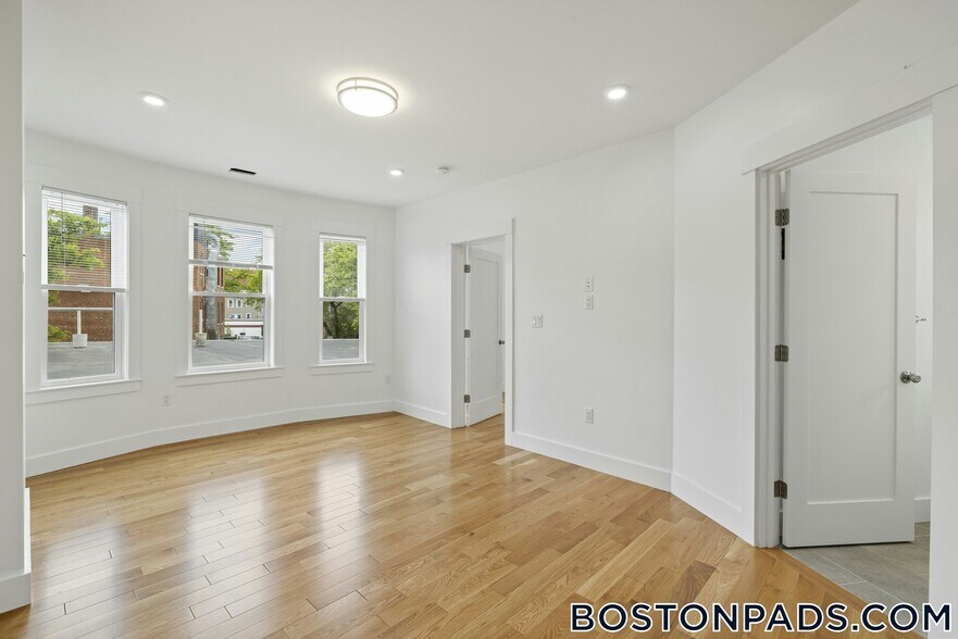 Building Photo - 406 Columbia St