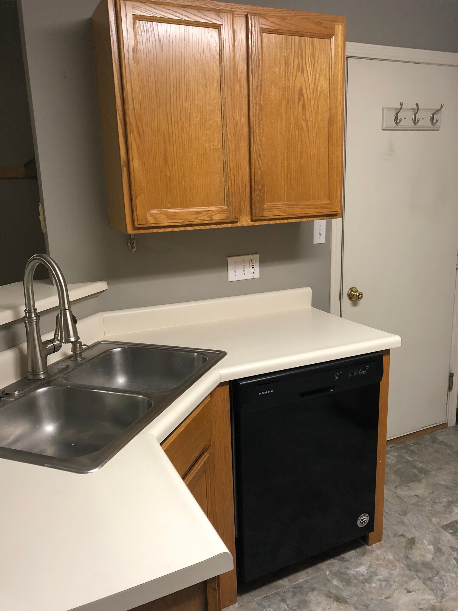 Building Photo - 1323 SE Delaware Ave