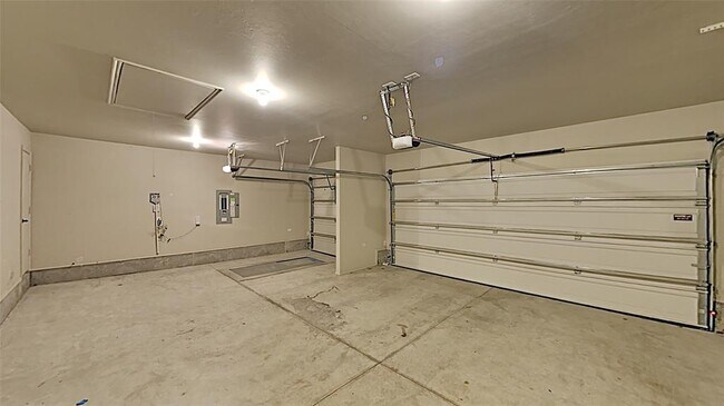 Building Photo - 5917 Grandby Rd