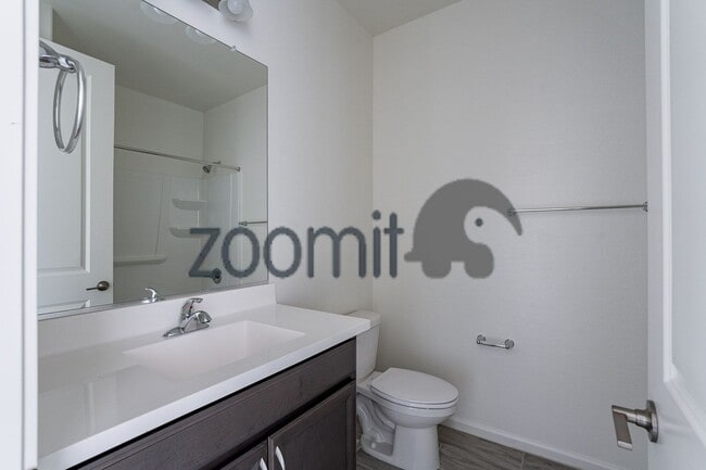 Building Photo - Coming Soon  Mid May 2026!- 4bdrm 3bath - 1 acre horse property