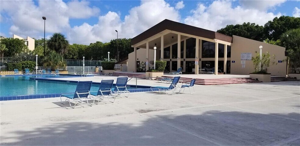 Primary Photo - 14201 N Kendall Dr