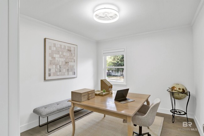 Building Photo - 380 S Church St