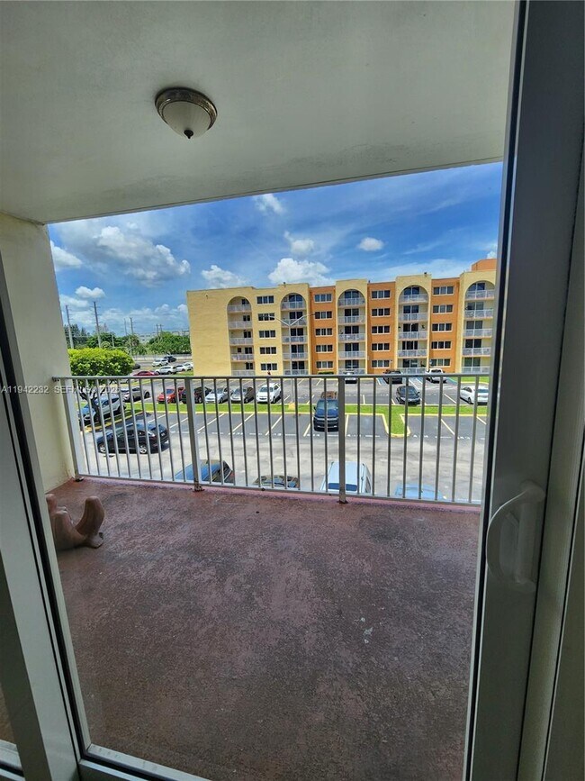 Building Photo - 7000 NW 186th St