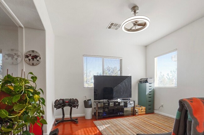 Building Photo - 10500 Eagle Nest St