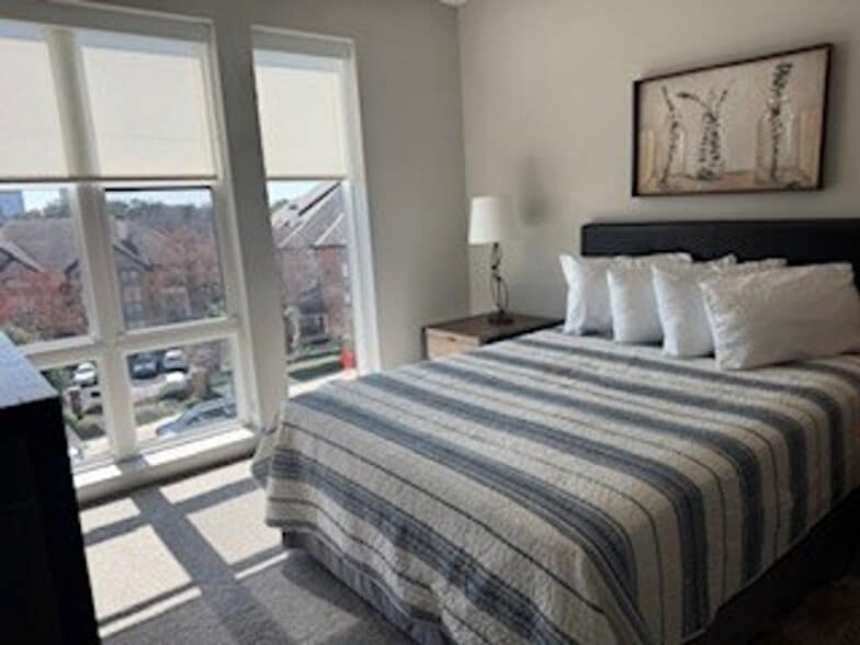 Building Photo - 3475 Piedmont Rd NE