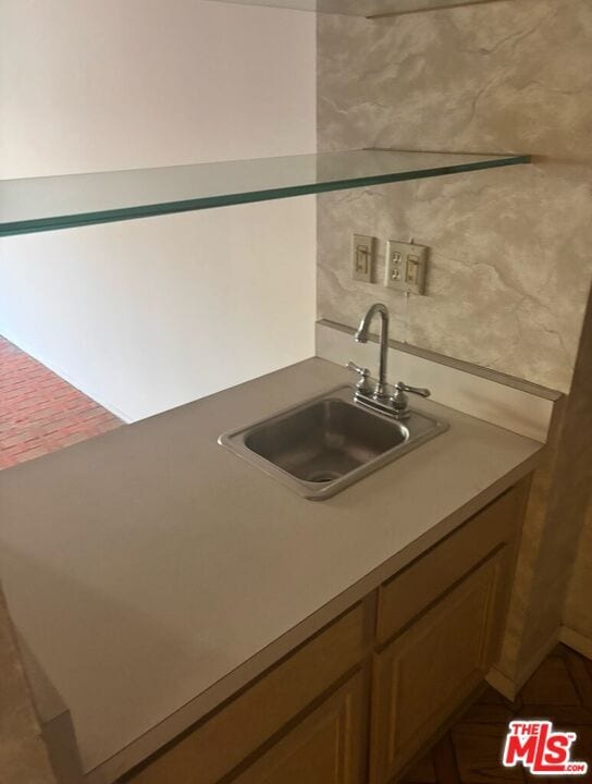 Building Photo - 321 N Oakhurst Dr