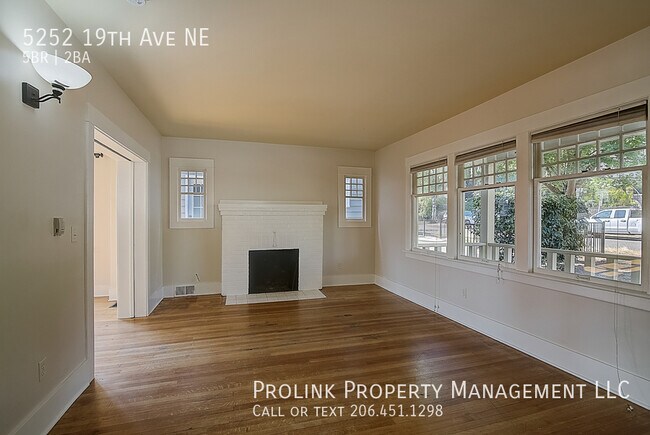 Building Photo - 5252 19th Ave NE