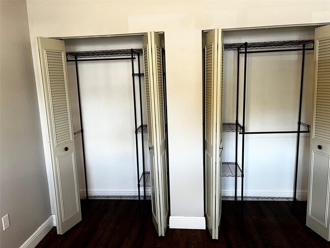 Building Photo - 8351 Sands Point Blvd