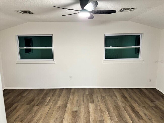 Building Photo - 38839 Miller Ave