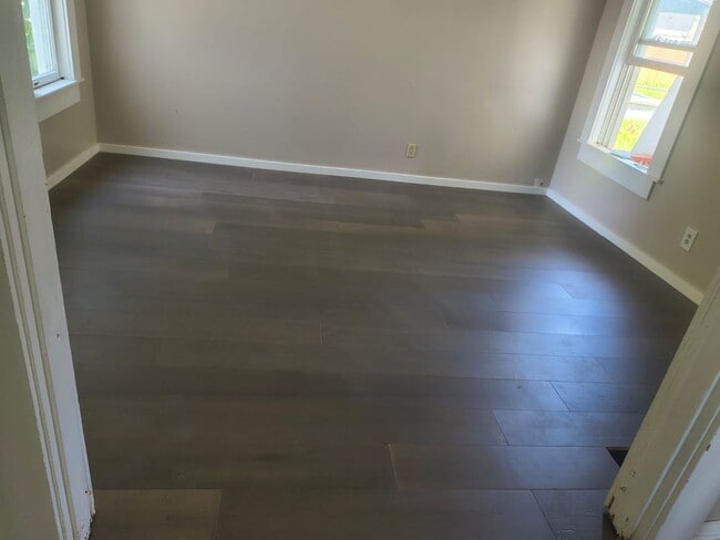 Building Photo - 4 bedrooms
