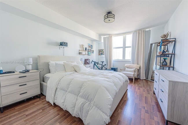 Building Photo - 31 SE 5th St