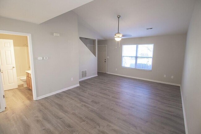 Building Photo - 1326 Godas