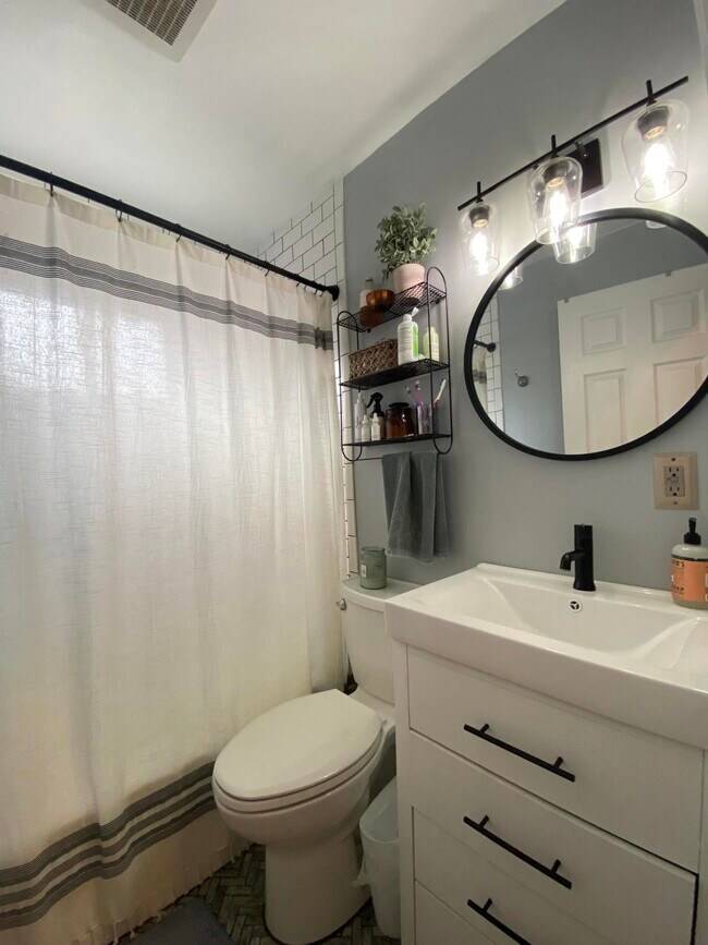 Building Photo - 2112 St Michael Dr