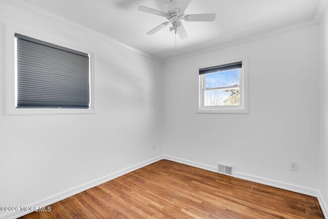 Building Photo - 117 Manhattan St