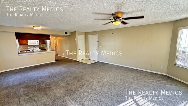 Building Photo - 2727 N Poinciana Blvd