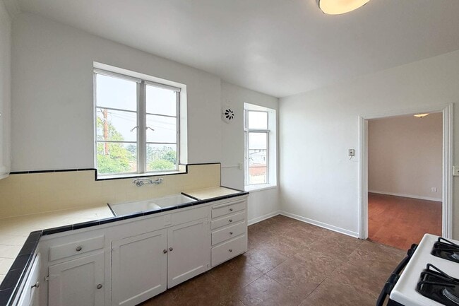 Building Photo - 1314 Hayworth Ave