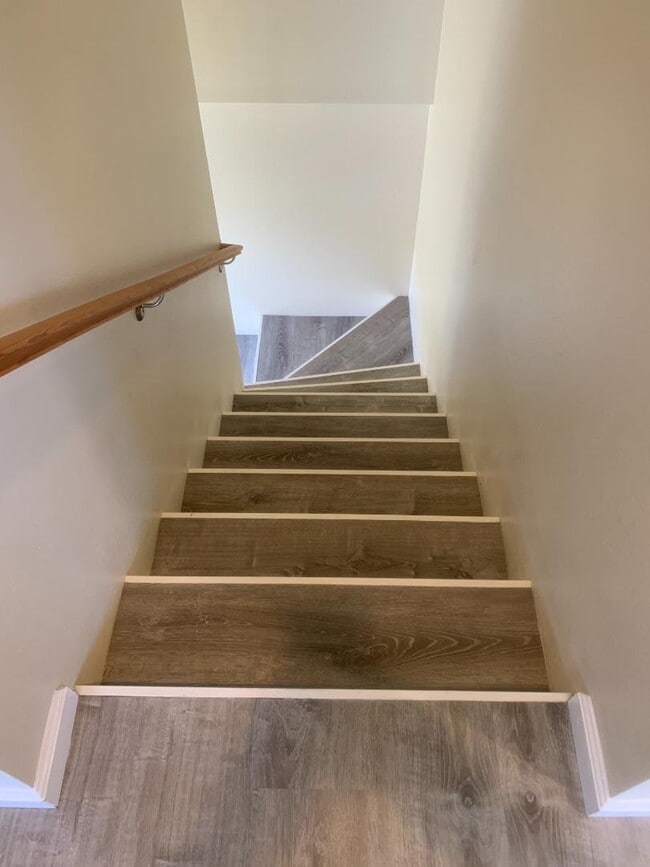 Building Photo - 91-1728 Ala Loa Street - B ( Upstairs )