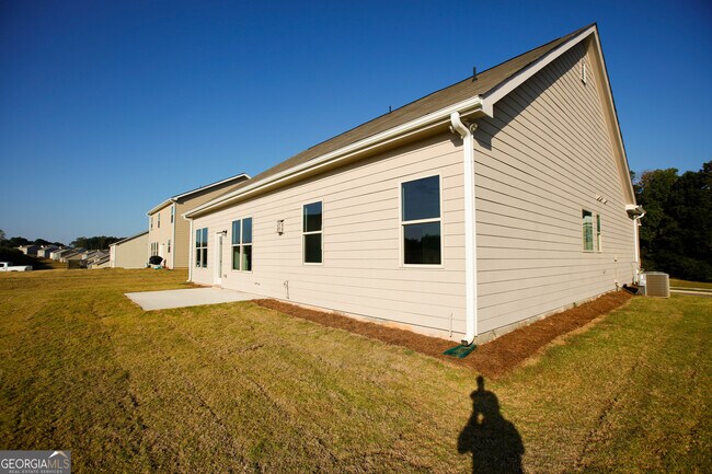 Building Photo - 452 Hellen Vly Dr