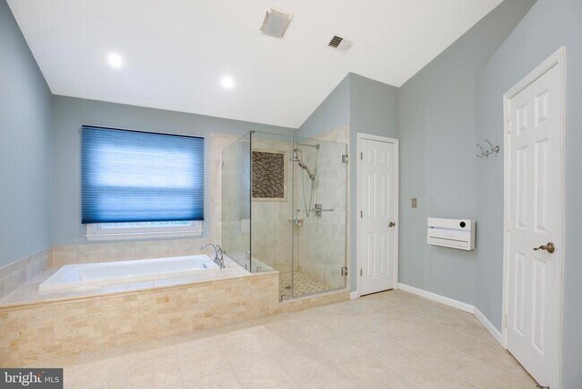 Building Photo - 5105 Claybank Ln