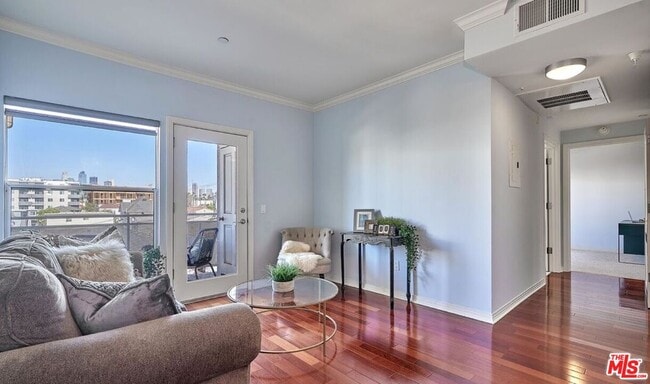 Building Photo - 1025 Dewey Ave