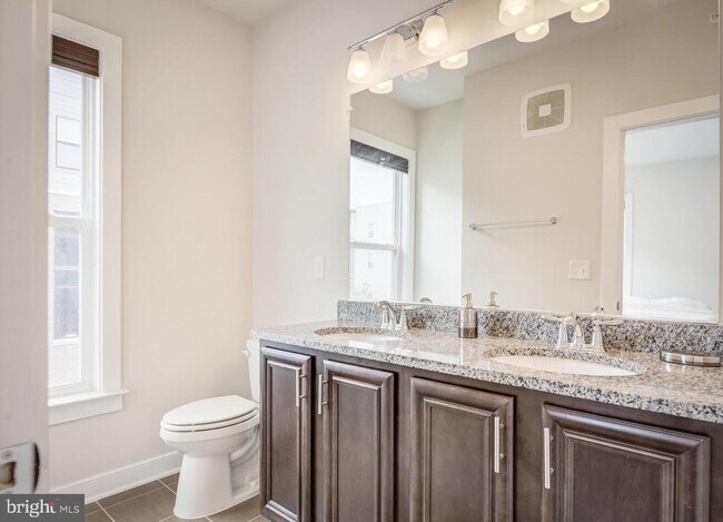 Building Photo - 13348 Sherwood Park Ln