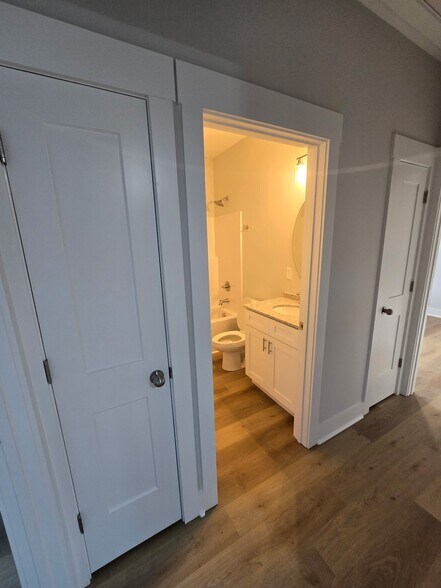 Building Photo - 5805 Talladega Dr