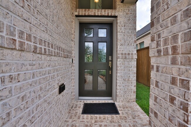 Building Photo - 317 Rise Ln