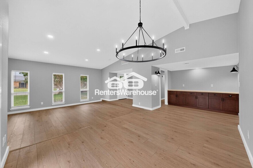 Building Photo - 1207 Creekwood Ct