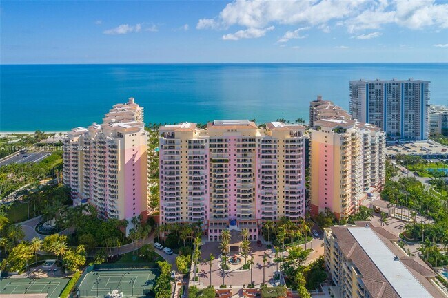 Building Photo - 785 Crandon Blvd