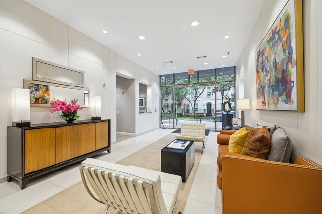 Building Photo - 2211 Briarglen Dr