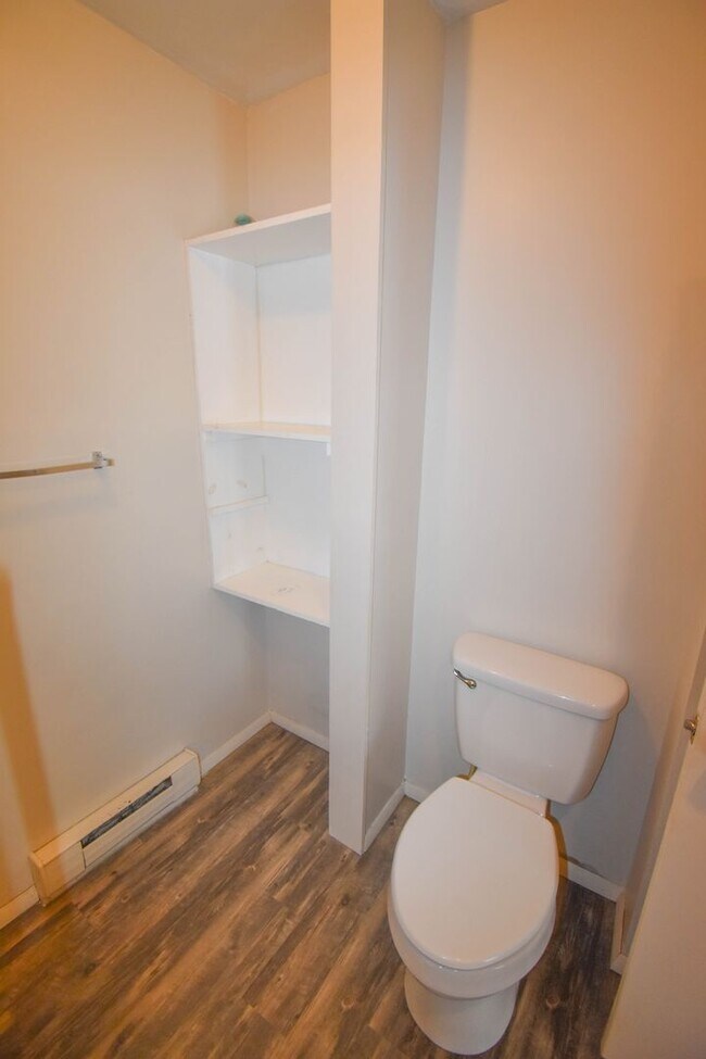 Building Photo - RWIL300