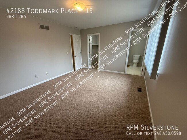 Building Photo - Beautiful and Updated 2 Bed 2 Bath Condo, ...